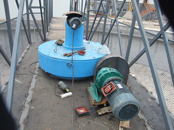 中心傳動刮泥機